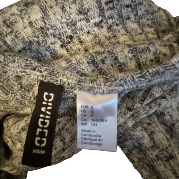 Jrs size small tunic sweater - Picture 3 of 4